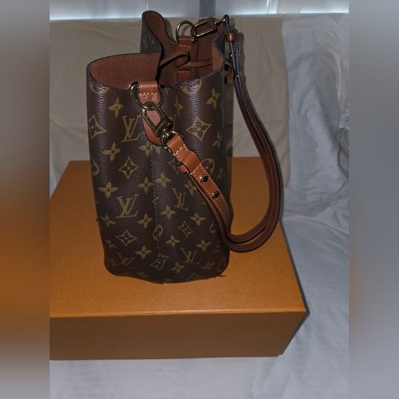 Louis Vuitton Caramel Neonoe Monogram Purse - Picture 5 of 8